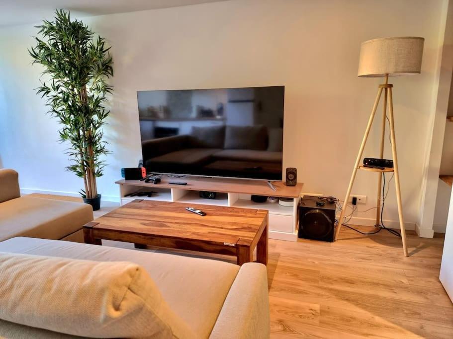 Appartement Le Quatorze à Ménesplet Extérieur photo